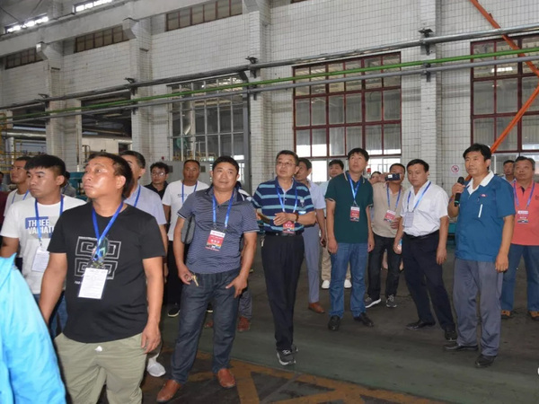 社会公家在沙巴电竞集团科普基地出产车间参观进建